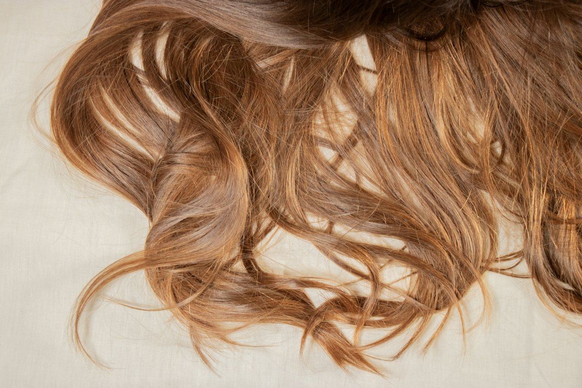 Wavy chestnut brown hair