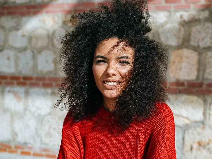 Goodbye to Goodbye to Frizzy Hair: Easy Home Remedies for Smooth, Silky Tresses