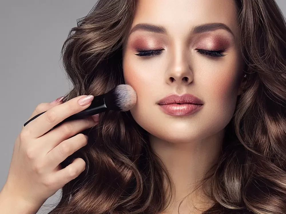 Latte Luxe: Embracing Warmth and Elegance in Makeup