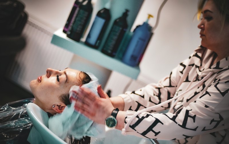 Hair spa at the basin: L'Oreal spa cream and scalp massage